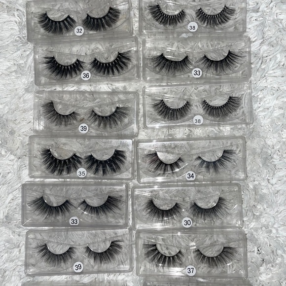 Lashes - Picture 1 of 2